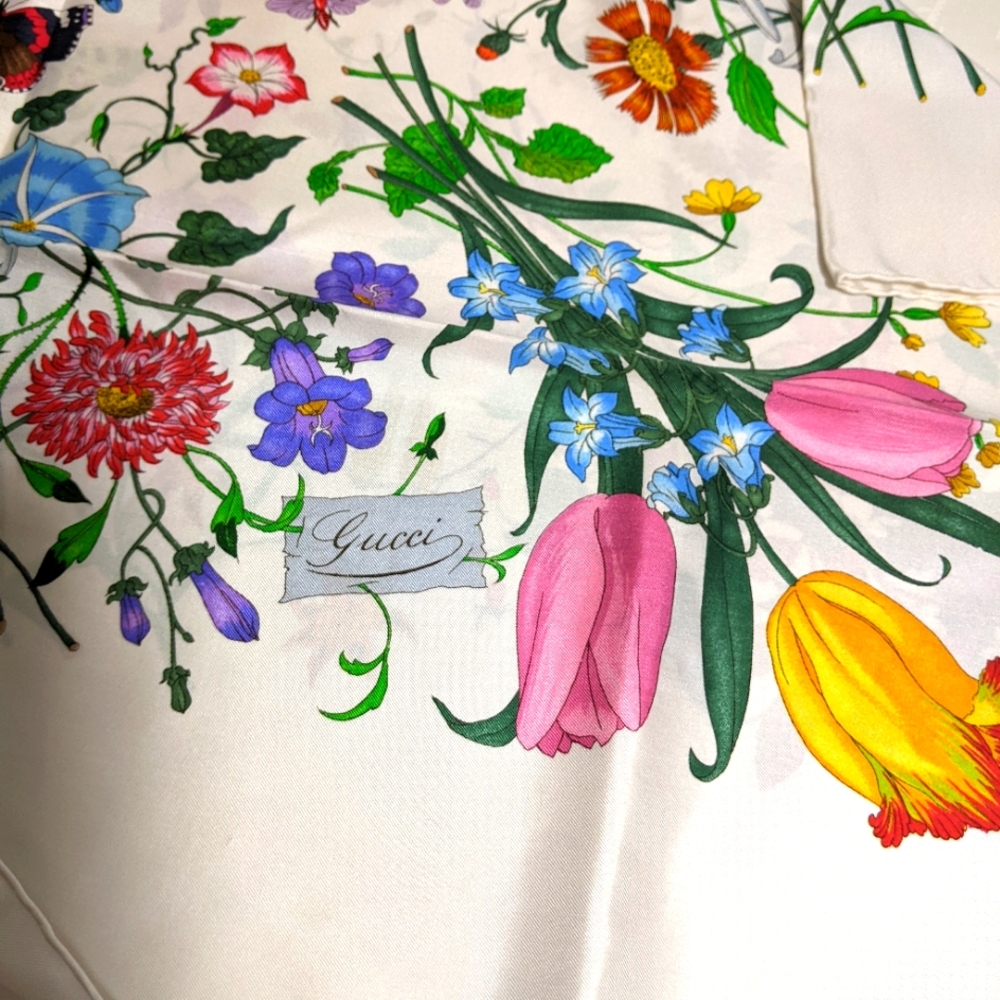 Gucci Floral Silk Carre